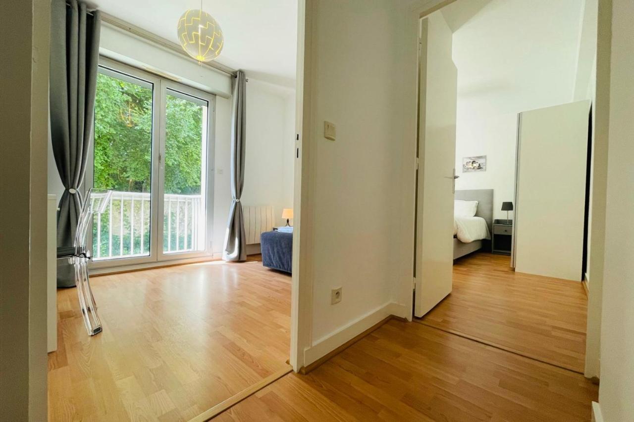 La Belle Ferronniere Appartement Avec Environnement Paisible 엉부와스 외부 사진
