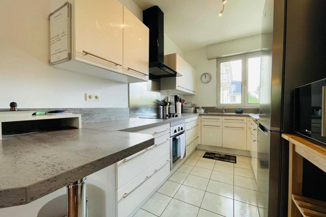 La Belle Ferronniere Appartement Avec Environnement Paisible 엉부와스 외부 사진