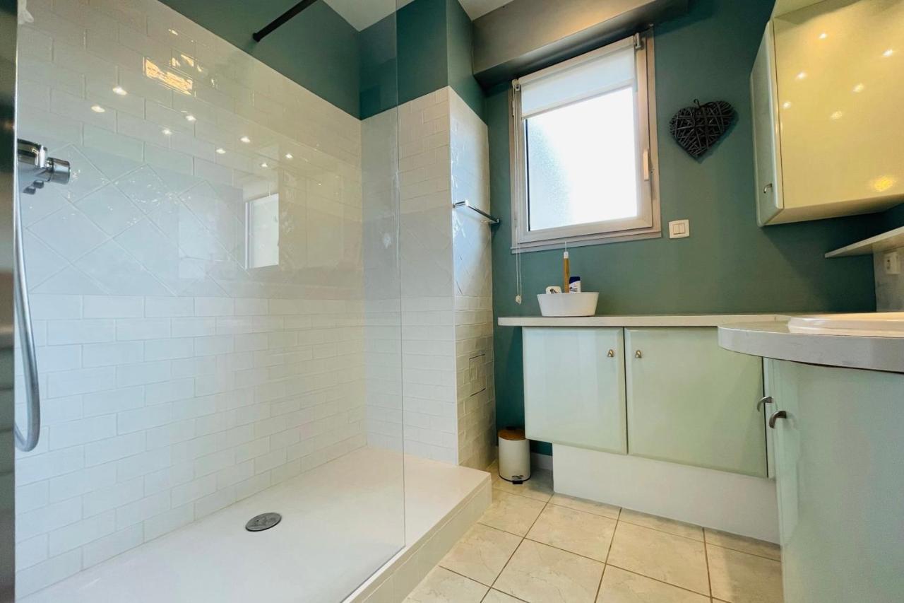 La Belle Ferronniere Appartement Avec Environnement Paisible 엉부와스 외부 사진