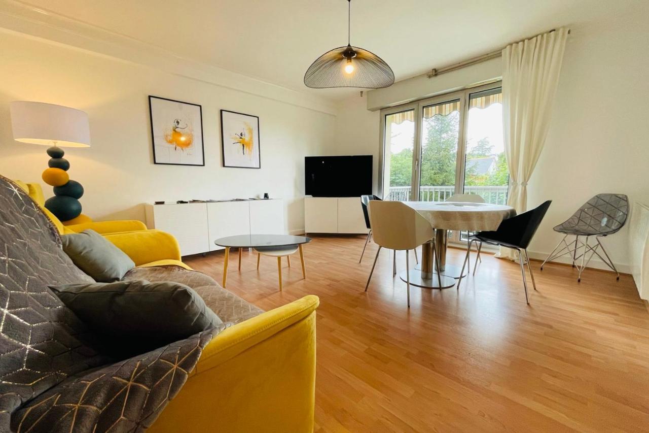 La Belle Ferronniere Appartement Avec Environnement Paisible 엉부와스 외부 사진