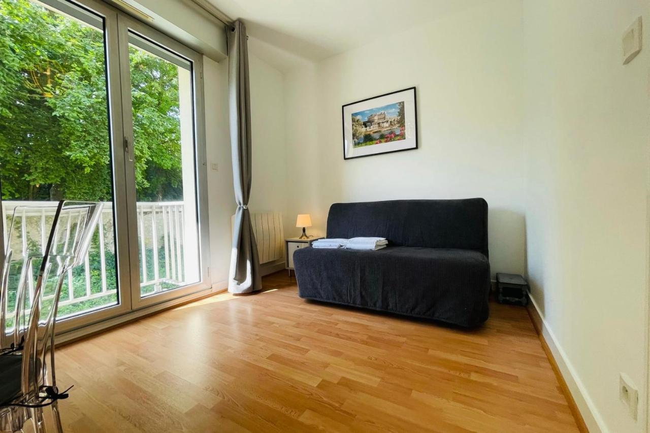 La Belle Ferronniere Appartement Avec Environnement Paisible 엉부와스 외부 사진