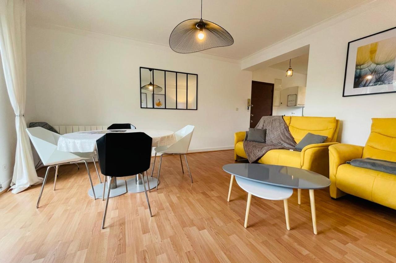 La Belle Ferronniere Appartement Avec Environnement Paisible 엉부와스 외부 사진