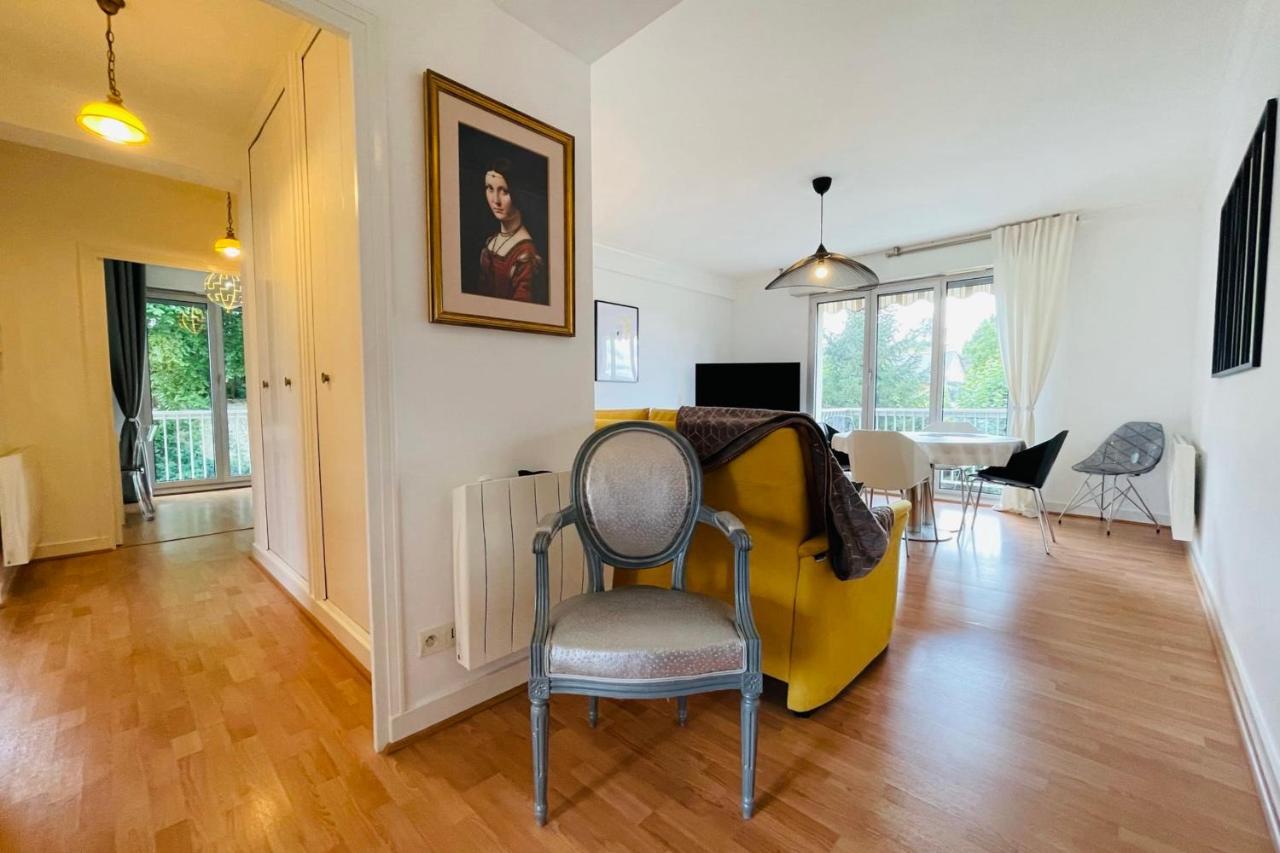 La Belle Ferronniere Appartement Avec Environnement Paisible 엉부와스 외부 사진